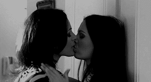 Lesbian Make Out Sessions 12